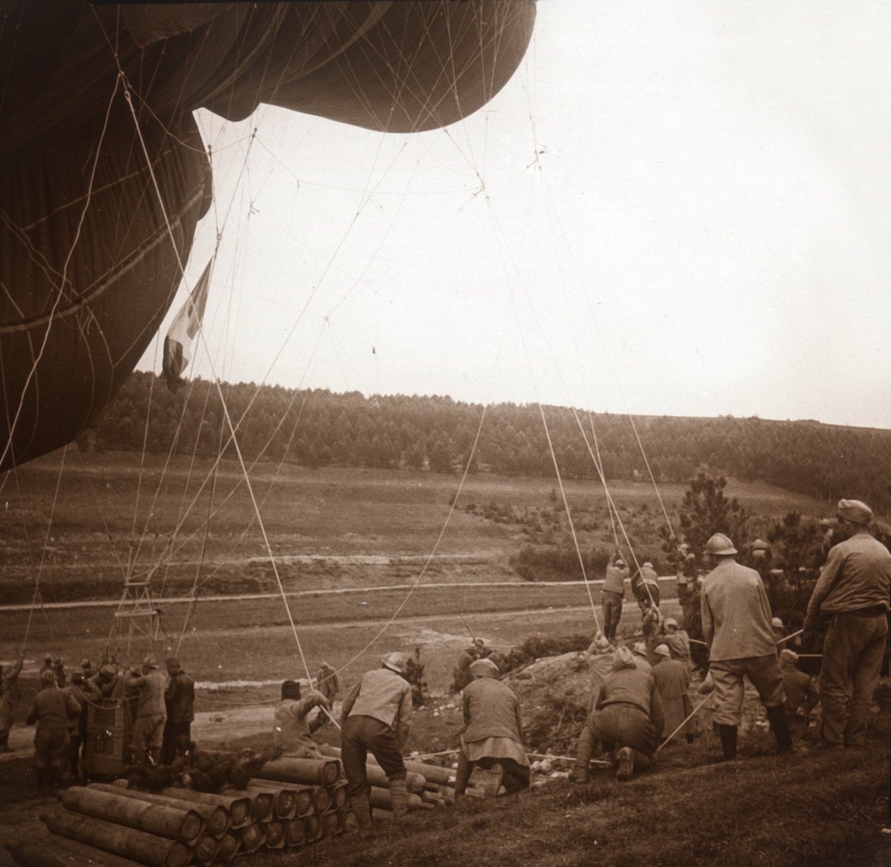 Sperrballon, Genicourt, Nordfrankreich, um 1914-1918 von Unbekannt