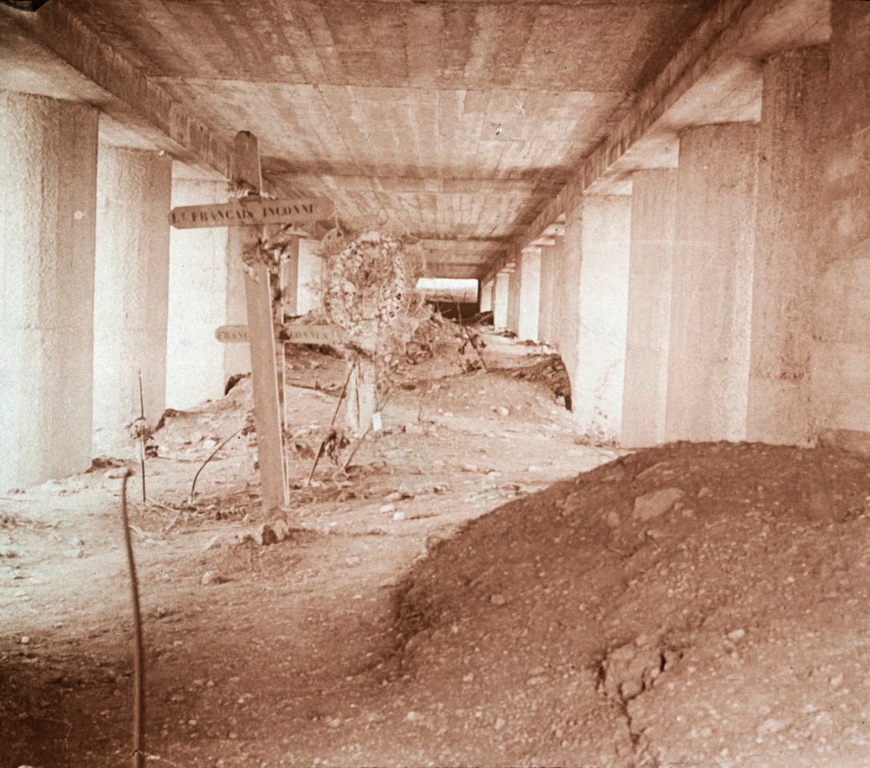 Bajonettgraben, Verdun, Nordfrankreich, ca. 1916-1918 von Unbekannt