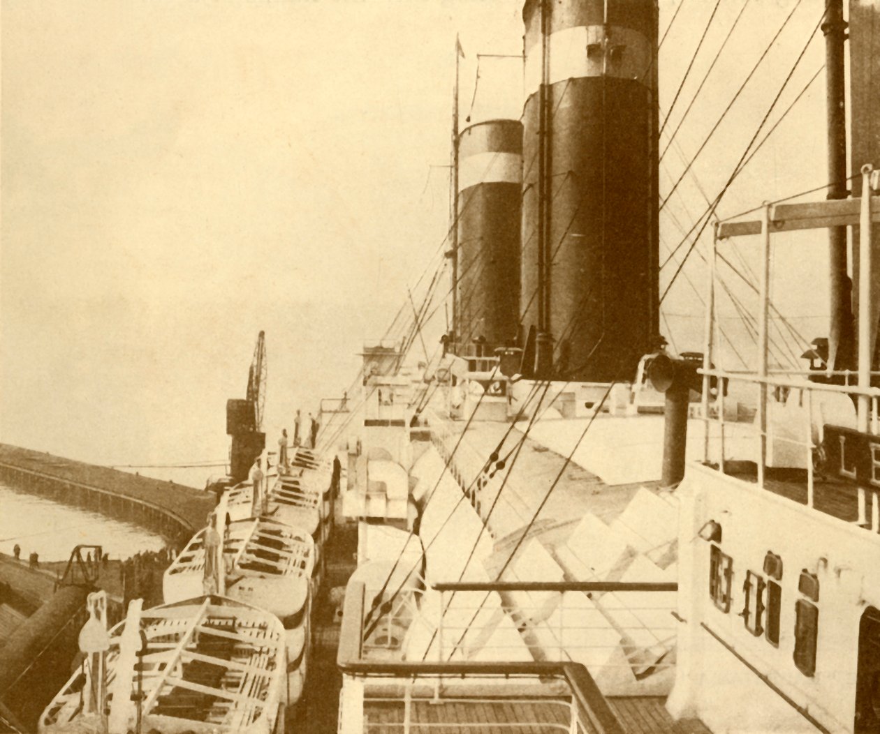 Bootsdeck der Leviathan, um 1930 von Unbekannt