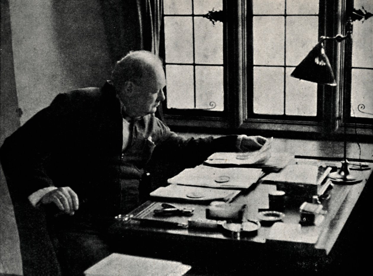 Churchill bei der Arbeit, 1940er Jahre, 1945 von Unbekannt