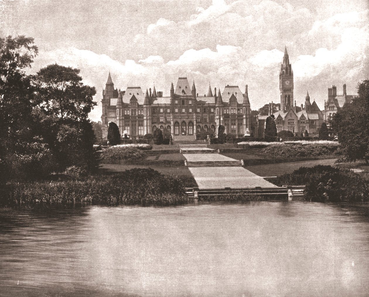 Eaton Hall, Eccleston, Cheshire, 1894 von Unbekannt