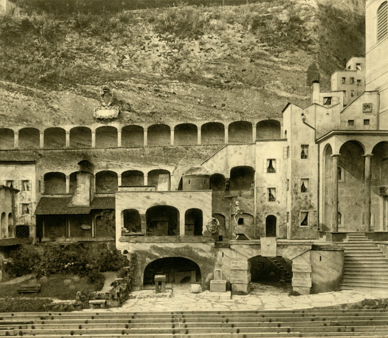 Faust-Stadt in der Felsenreitschule, Salzburg, Österreich, um 1935 von Unbekannt