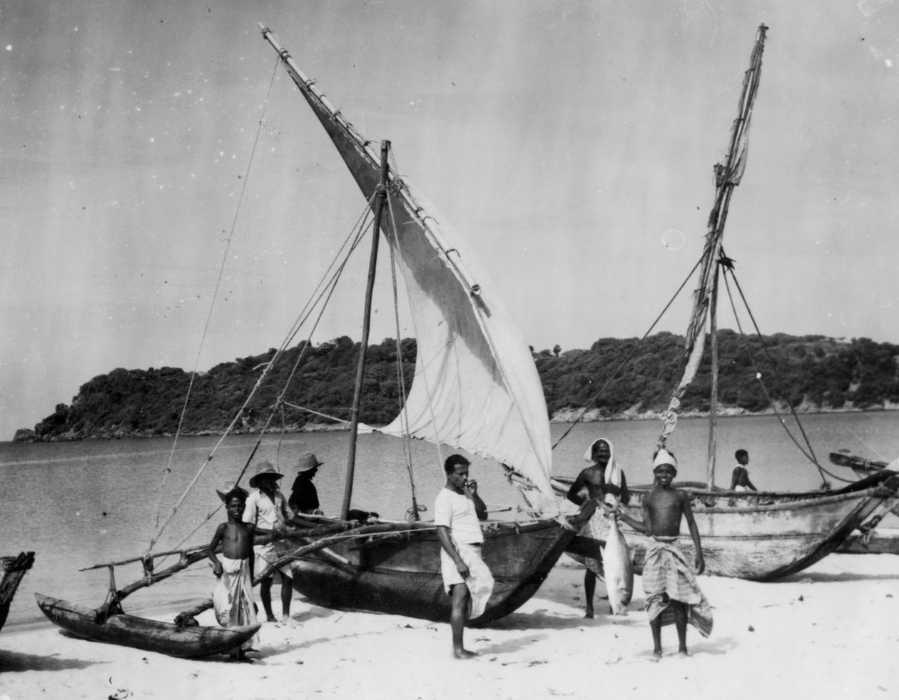 Fischerboote, Trincomalee, Ceylon von Unbekannt