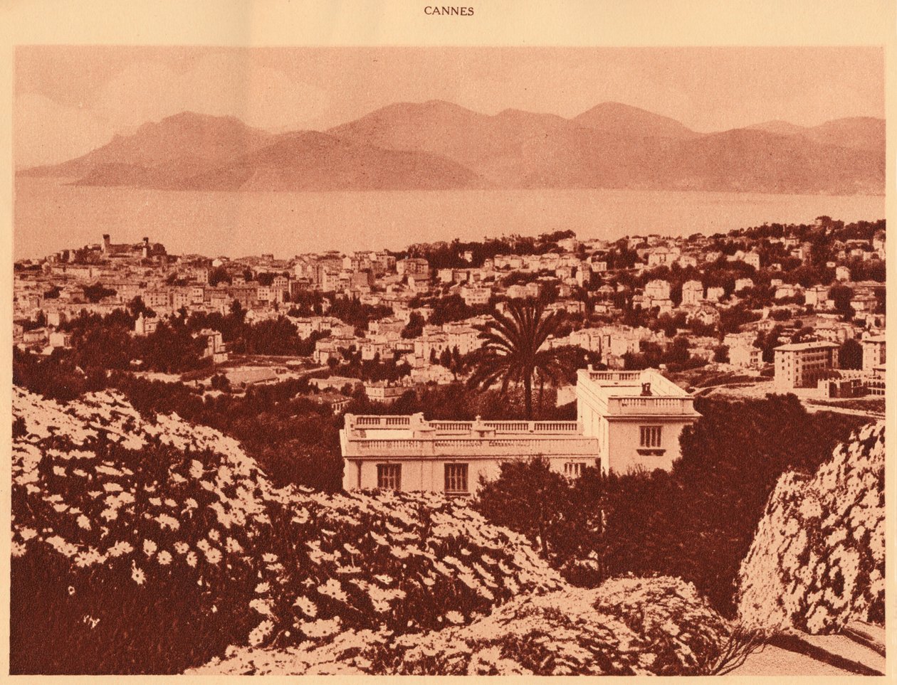 Gesamtansicht von Pezou, Cannes, 1930 von Unbekannt