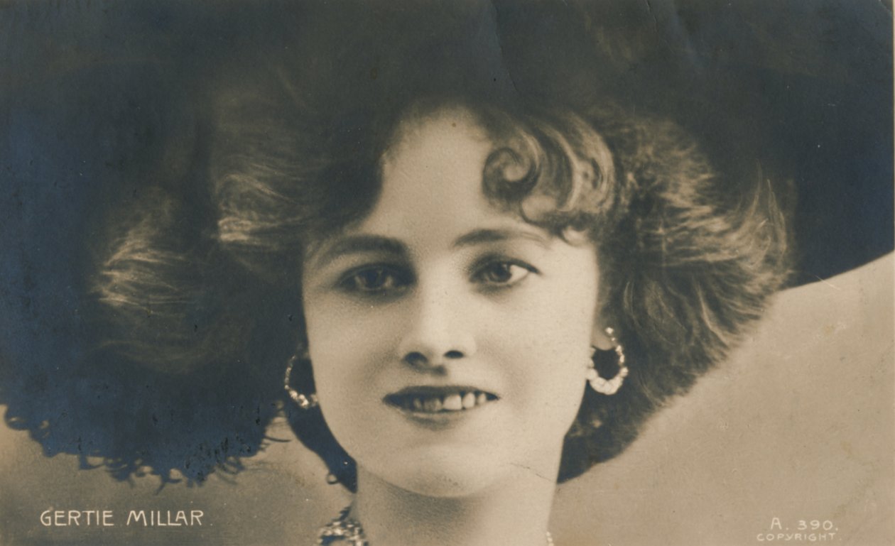 Gertie Millar, 1879-1952, um 1930 von Unbekannt