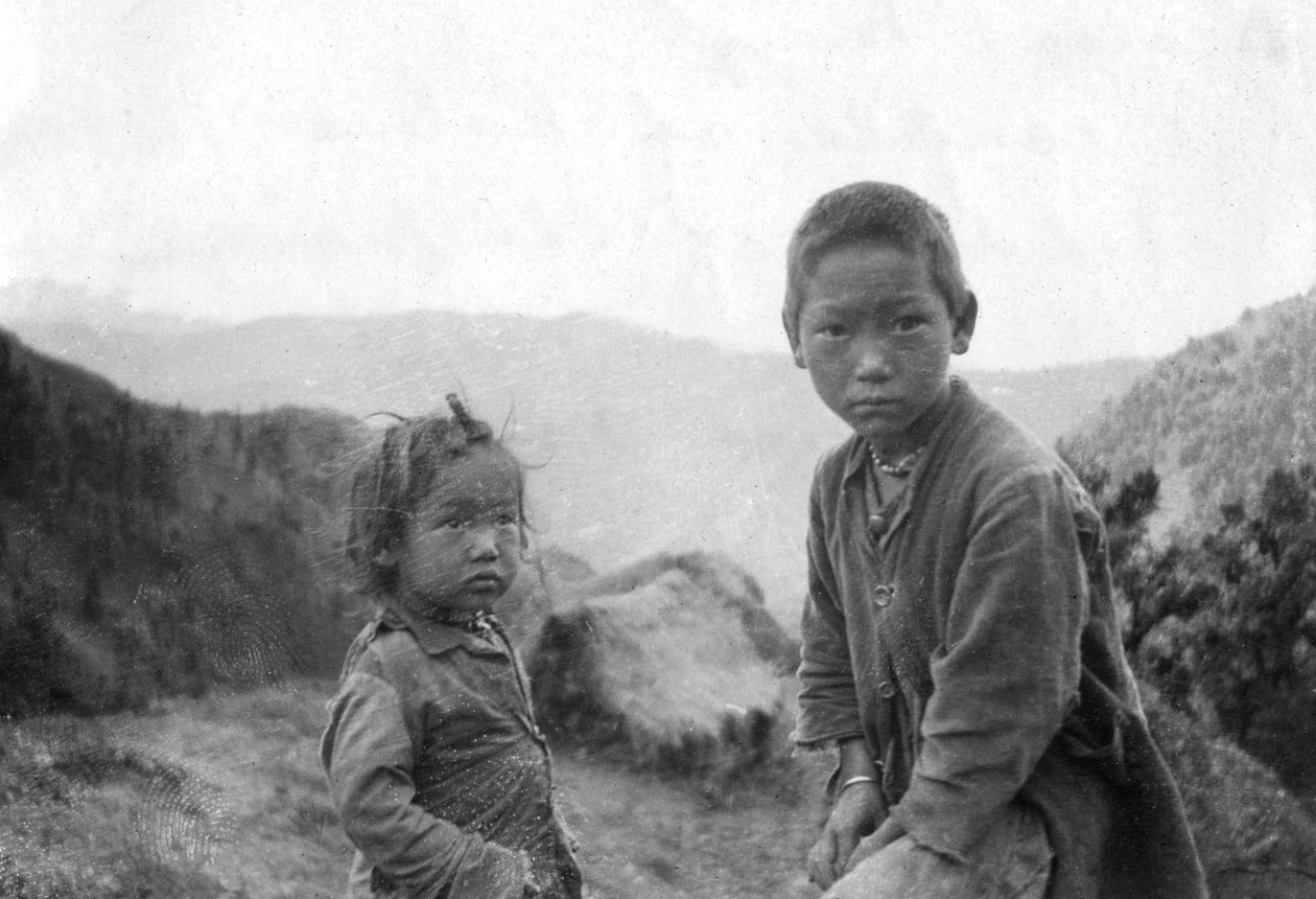 Kinder des Bergstammes, Chakrata, 1917 von Unbekannt
