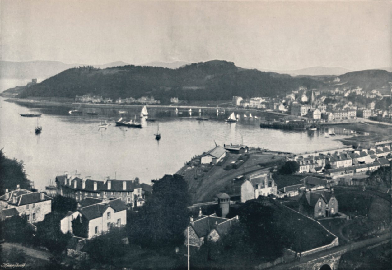 Oban - Die Stadt und die Bucht, 1895 von Unbekannt
