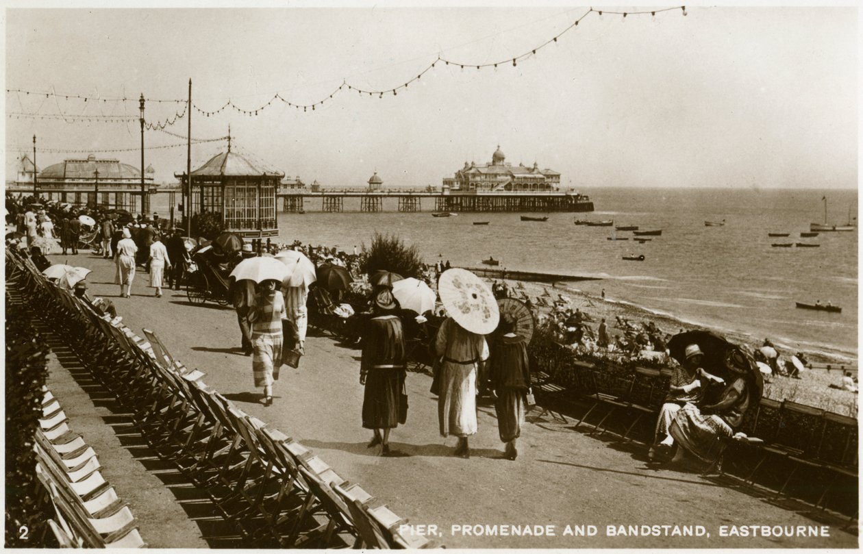 Pier, Promenade und Musikpavillon, Eastbourne, Sussex, ca. 1920er von Unbekannt
