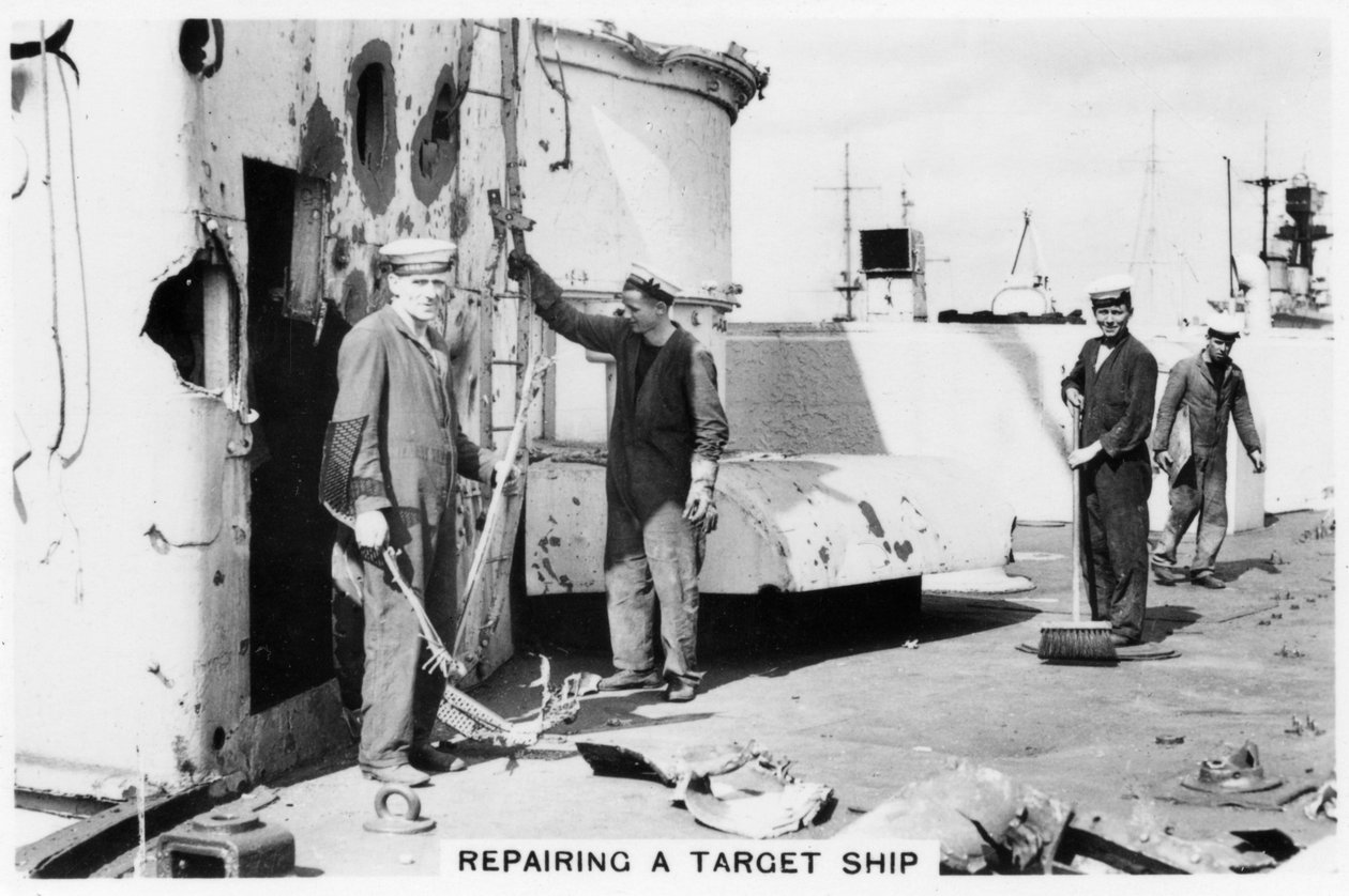 Reparatur eines Zielschiffs, 1937 von Unbekannt