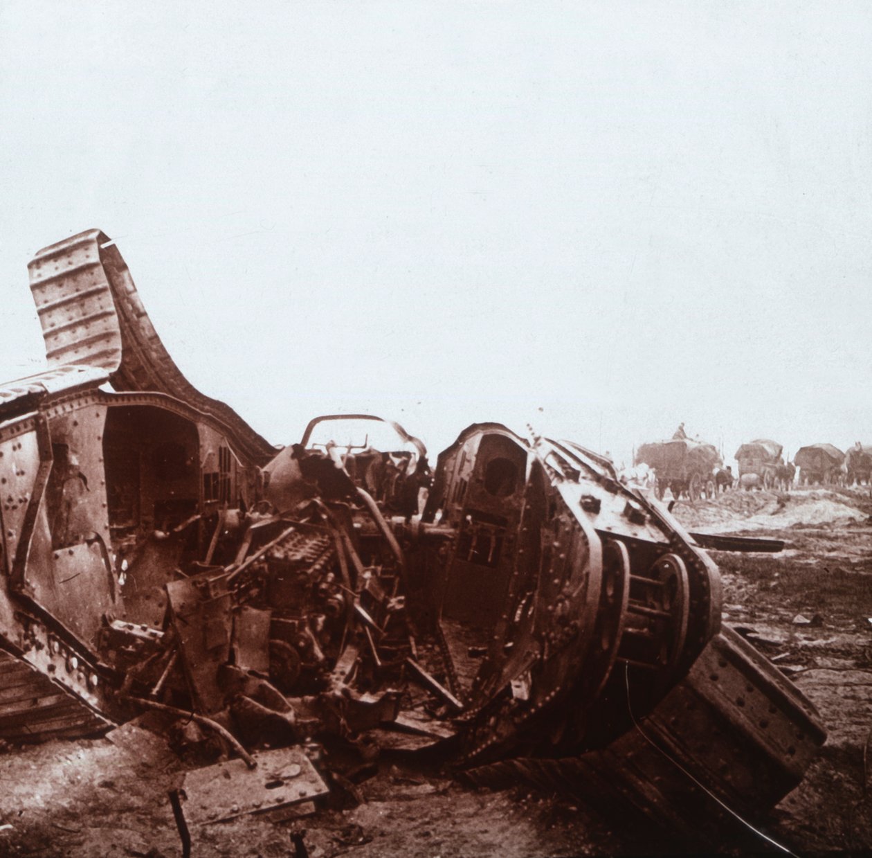 Aufgerissener Panzer, Champagne, Nordfrankreich, ca. 1914-ca. 1918 von Unbekannt