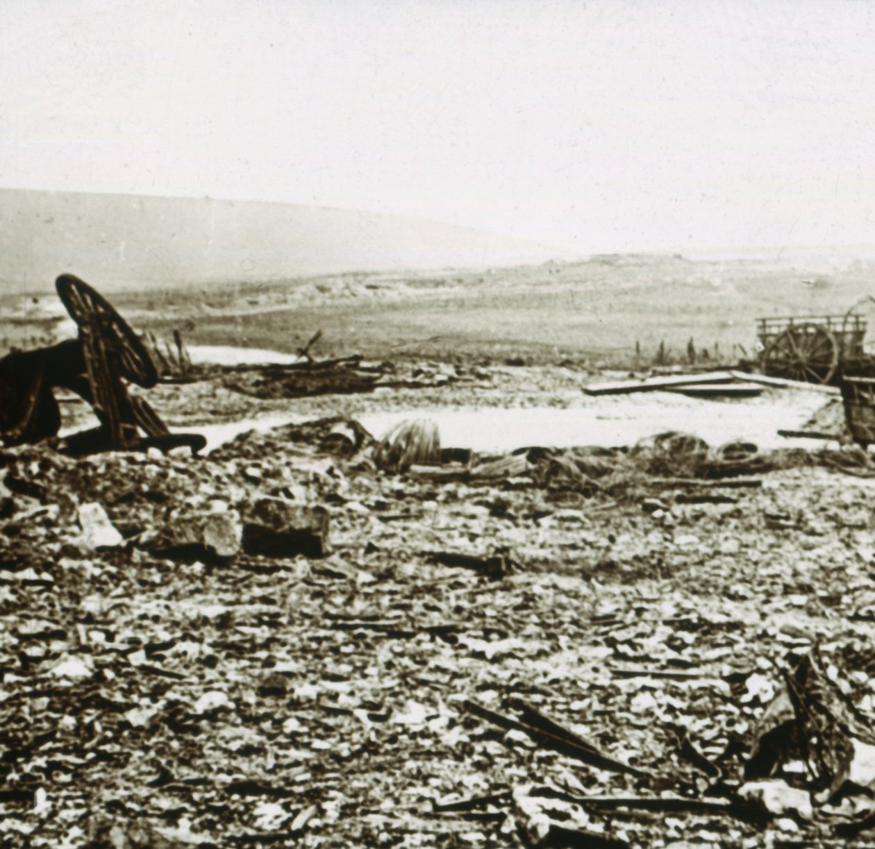 Straße nach Verdun, Nordfrankreich, ca. 1914-1918 von Unbekannt