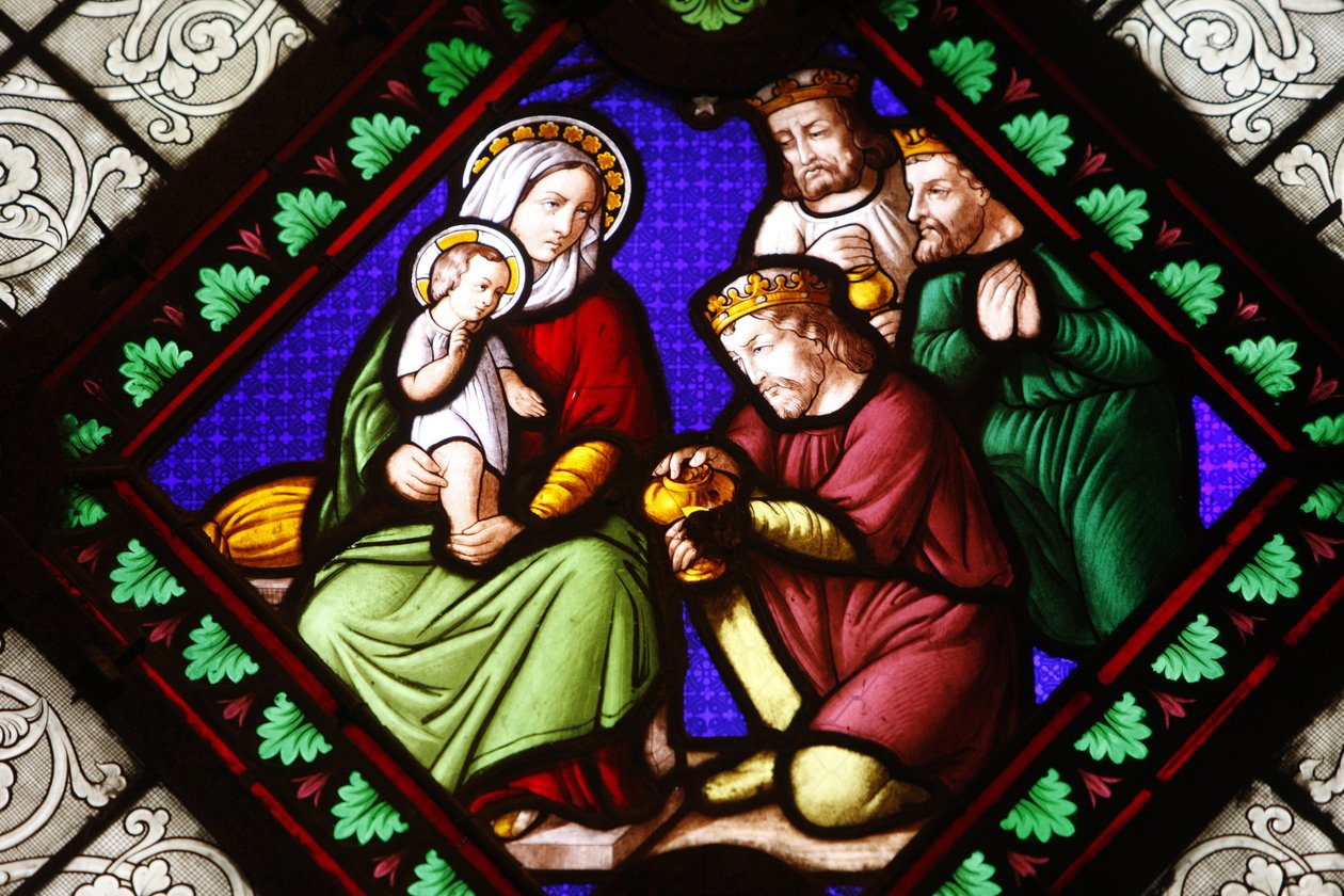 Buntglas in der Ainay-Basilika: Maggi, Lyon, Frankreich von Unbekannt