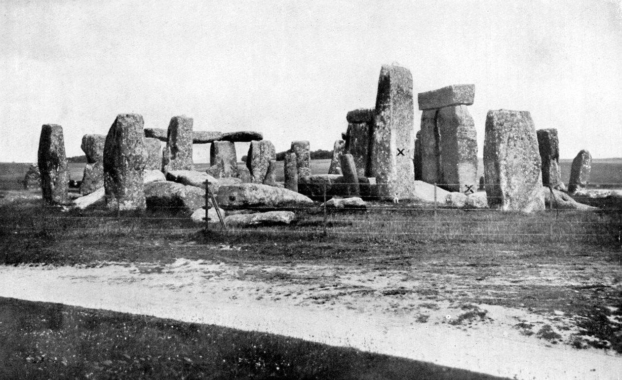 Stonehenge nach der Restaurierung, um 1920 von Unbekannt