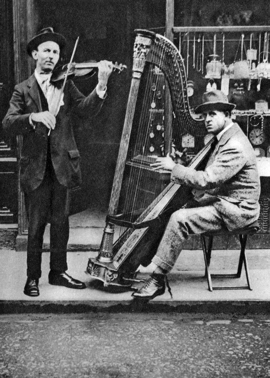 Straßenmusiker, London, 1926-1927 von Unbekannt