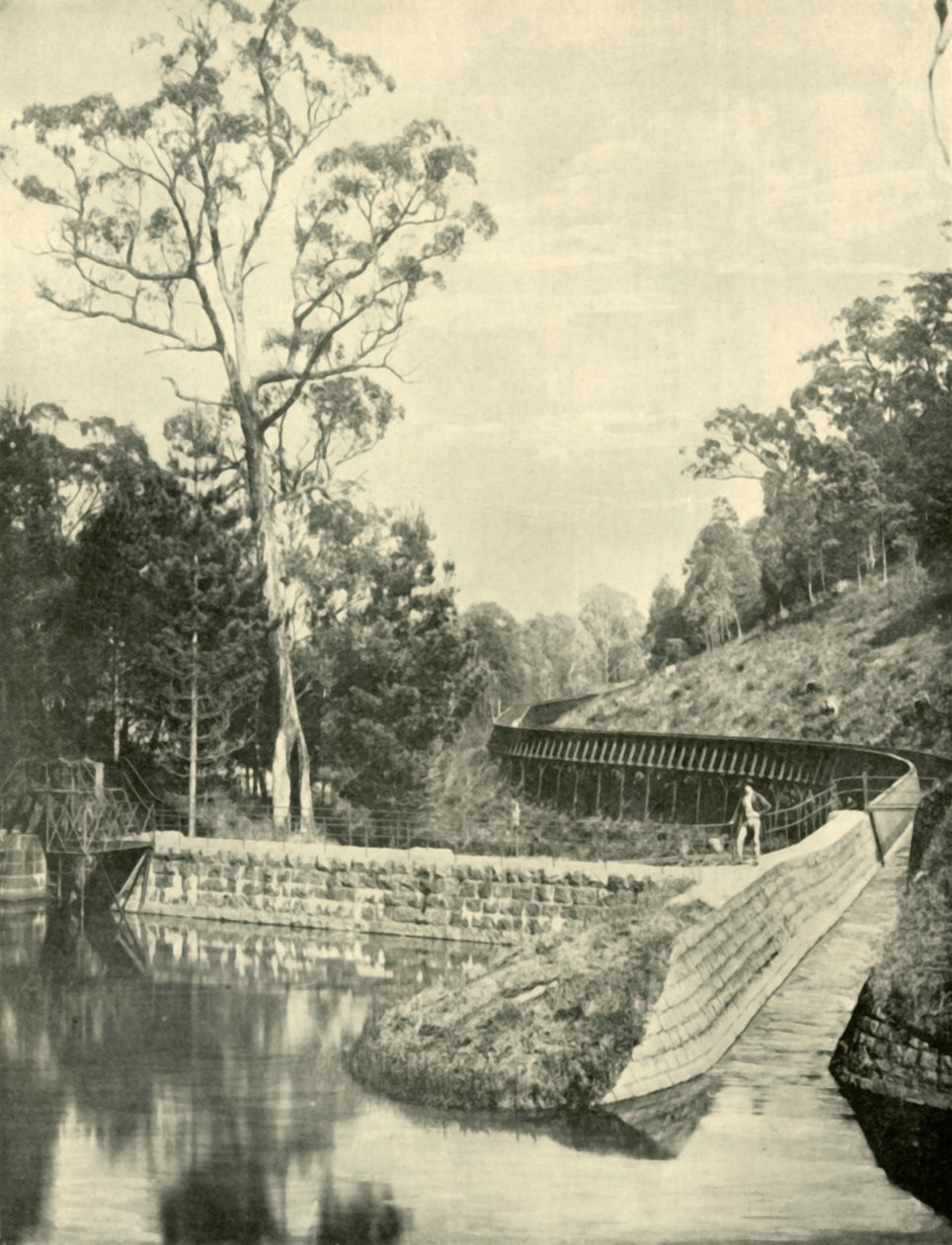 Das Wehr und die Flutung, Kirks Reservoir, 1901 von Unbekannt