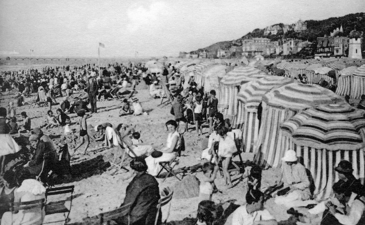 Der Strand, Trouville, Frankreich, um 1920er Jahre von Unbekannt