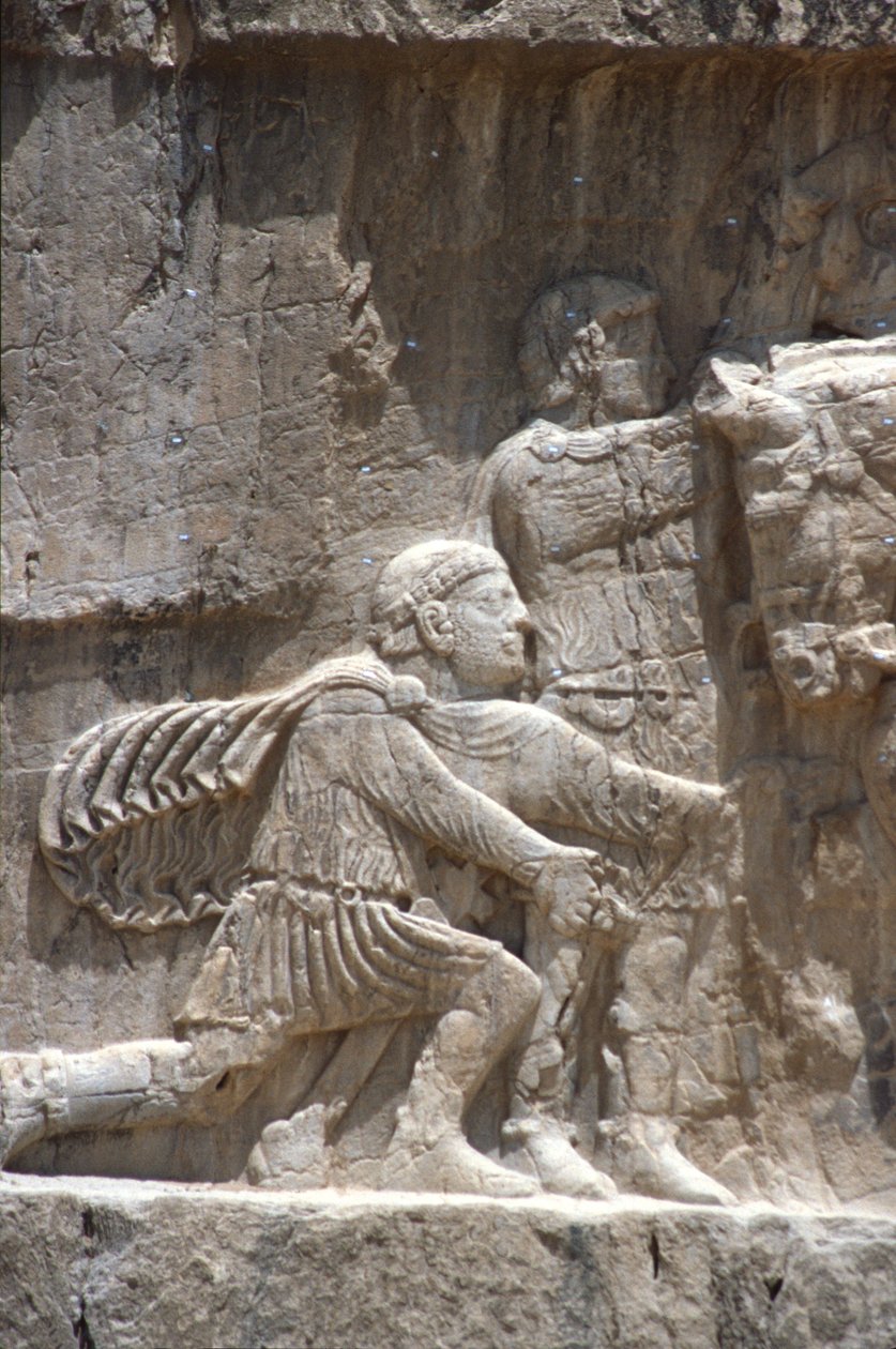 Detail: Der römische Kaiser Philipp der Araber kniet vor Shapur II, Naqsh-e Rostam von Unbekannt Unbekannt