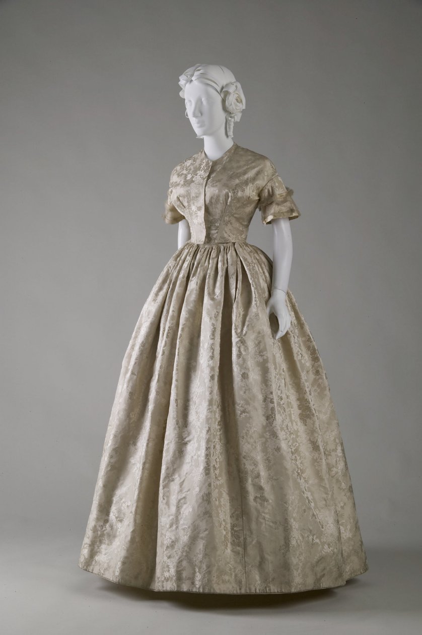 Hochzeitskleid (vordere schräge Ansicht) von Unknown artist