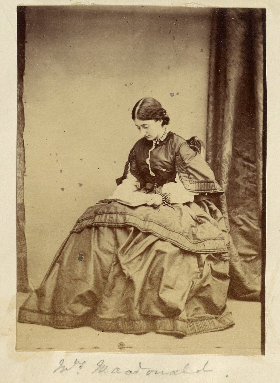Frau Macdonald von Unknown artist