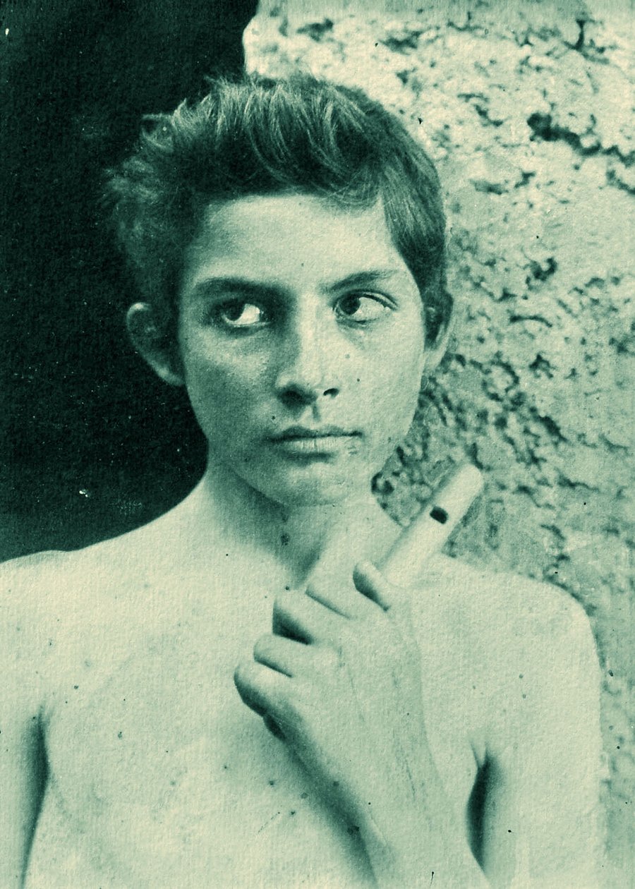 Porträt eines sizilianischen Jungen mit einer Flöte, ca. 1899 von Baron Wilhelm von Gloeden