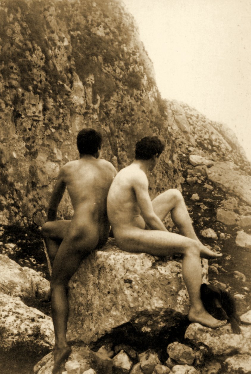 Studie von zwei männlichen Aktfiguren, die Rücken an Rücken sitzen, ca. 1898 von Baron Wilhelm von Gloeden