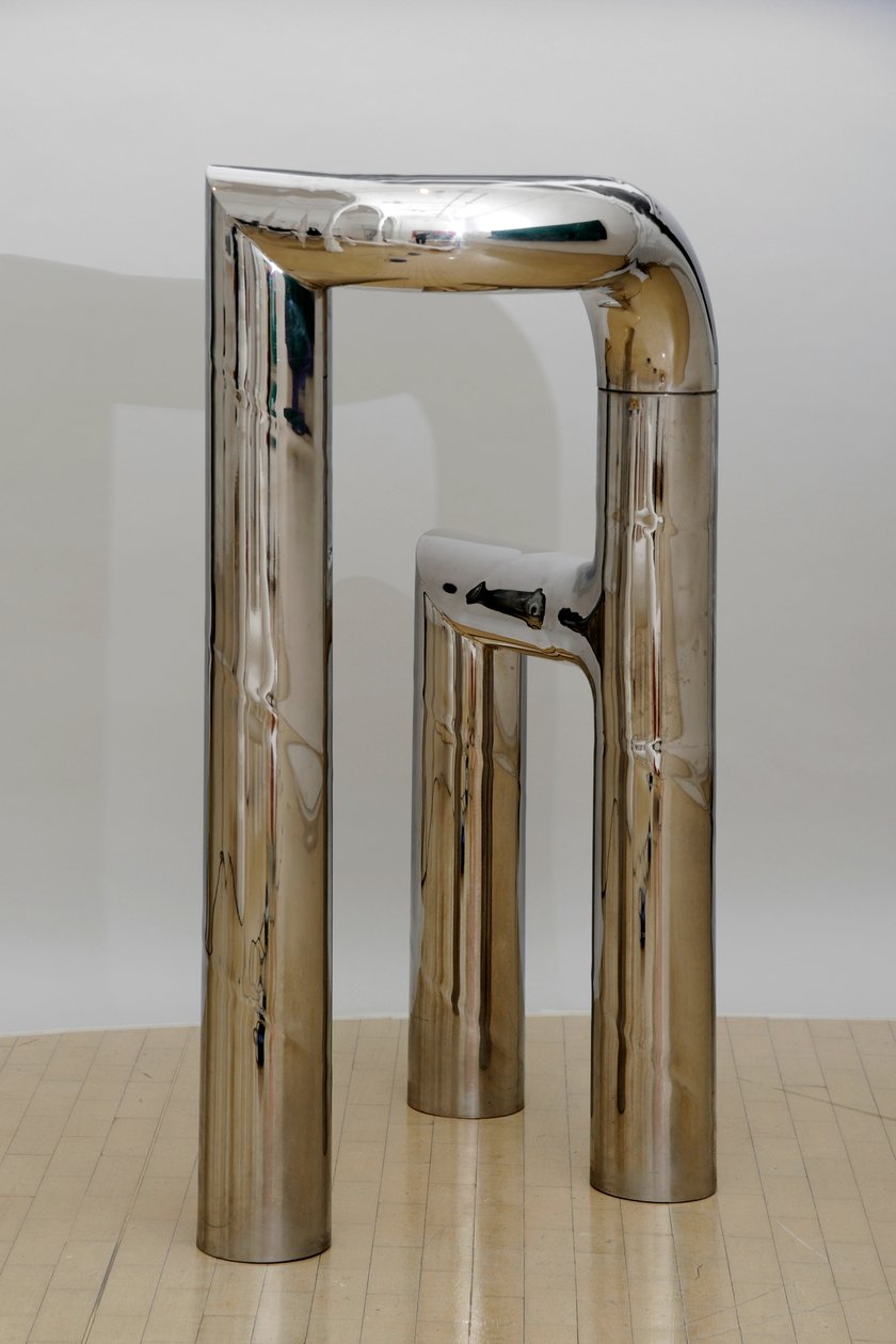 Zwei Mitren, Tripod Serie IV von William Pye