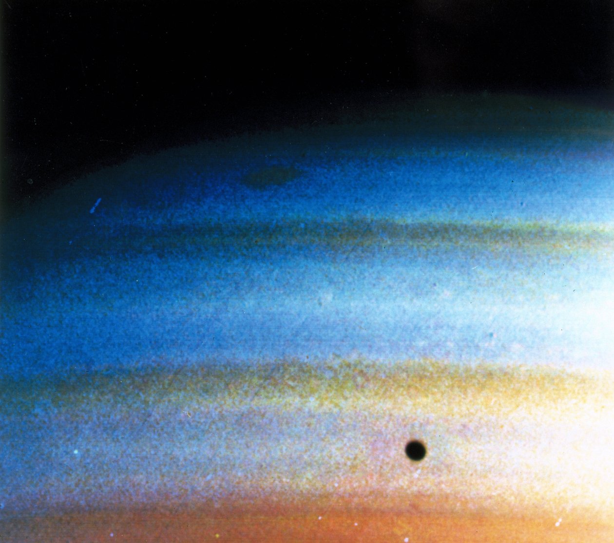 Wolkenmuster auf Saturn, fotografiert von Voyager 1 von Frederick (attr. to) Barnard