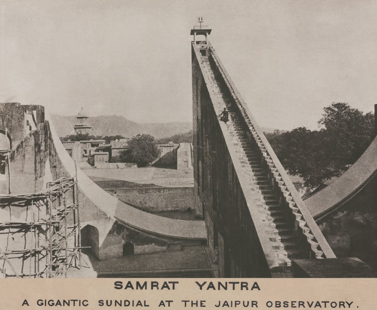 Samrat Yantra im Observatorium von Jaipur, Indien von Frederick (attr. to) Barnard