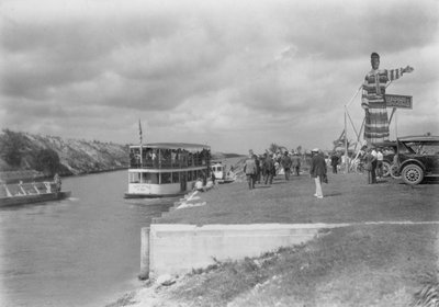 Besichtigungstour für potenzielle Käufer nach Hialeah, 1922 von American Photographer