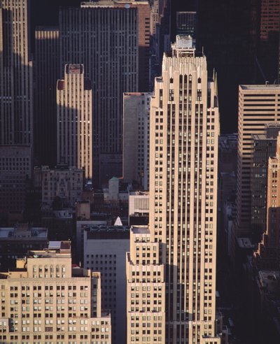 Blick auf Wolkenkratzer von American School
