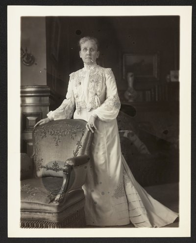 Mrs. John Arbuckle, ca. 1900-10 (s/w Foto) von Burr William McIntosh