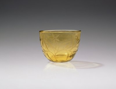Weinbecher, Yongzheng-Periode, 1723-35 (gelbes Glas) von Chinese School