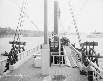 Dampfer Clermont, Deck, Blick nach achtern, 1909 von Detroit Publishing Co.