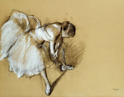 Tänzerin, die ihren Schuh anpasst, ca. 1890 von Edgar Degas