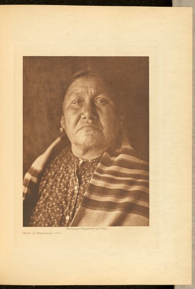 Frau von Wakónda - Oto von Edward S. Curtis