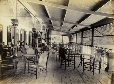 Marine Hotel, Veranda, 1895 von English Photographer