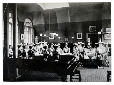 Speisesaal des Nightingale-Heims, St. Thomas Krankenhaus von English Photographer