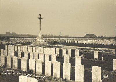 Saint-Charles de Potyze Friedhof, Ypern von English Photographer