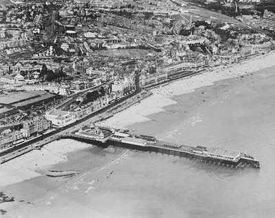 Die Pier, Hastings, ca. 1925 von English Photographer