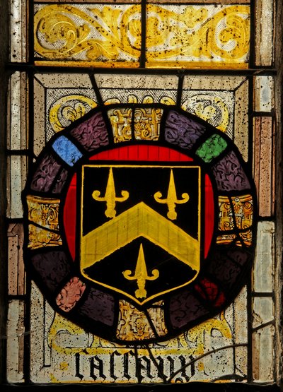 Fenster s7 mit den Wappen von Tubbe von English School
