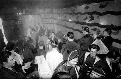 Eine Taverne in Montparnasse, Paris, 1931 von Ernest Flammarion