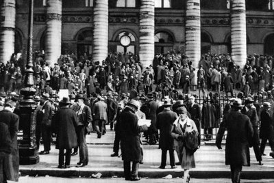 Handeln vor der Börse, Paris, 1931 von Ernest Flammarion