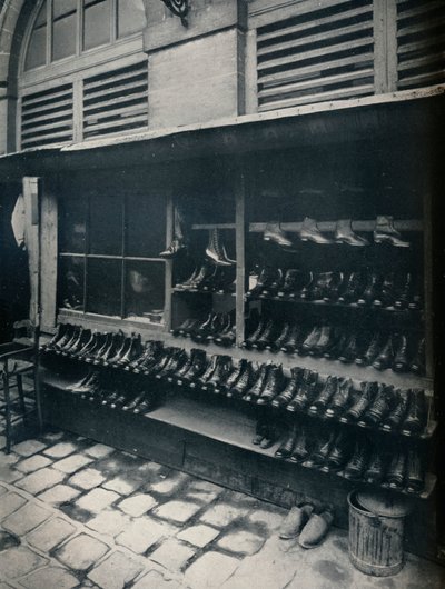 Alte Schuhe, ca. 1877-1927, 1929 von Eugène Atget