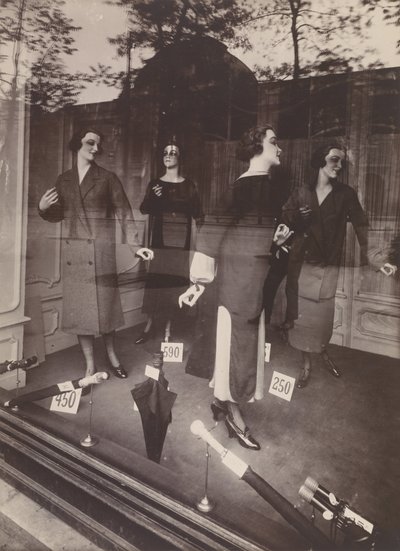 Ladenfront, avenue des Gobelins von Eugène Atget