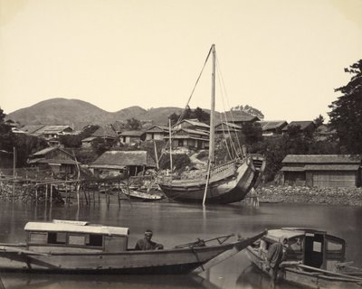 Boote im Fluss, Nagasaki von Felice Beato