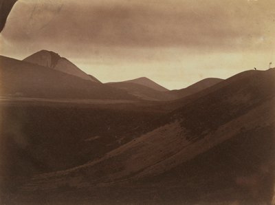 Dunkle Landschaft mit Hügeln von Frank Chauvassaignes