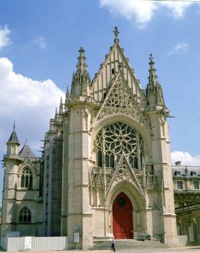 Westfassade der Kapelle von French School