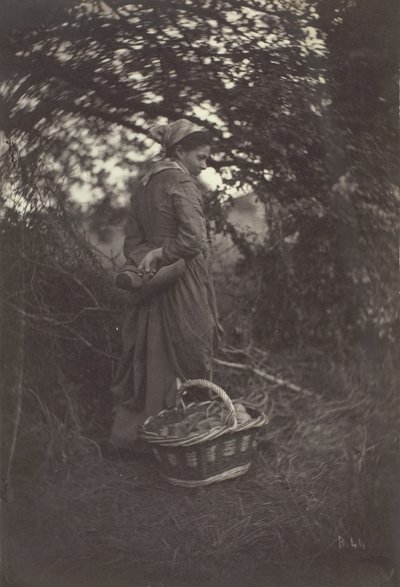 Frau steht mit Korb auf dem Boden, 1870 von Giraudon