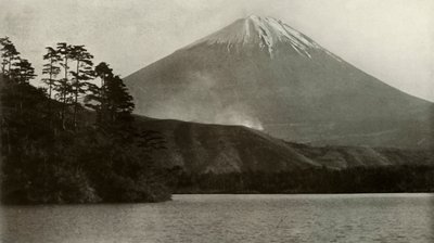 Fuji von Nishi-No-Umi, 1910 von Herbert Ponting