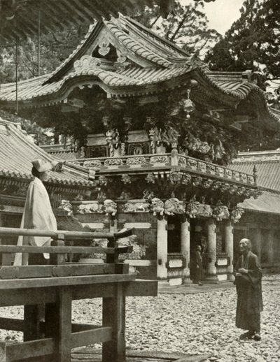 Das Yomei-Tor in Nikko, 1910 von Herbert Ponting